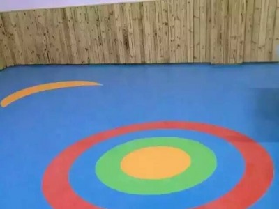 幼兒園塑膠地板