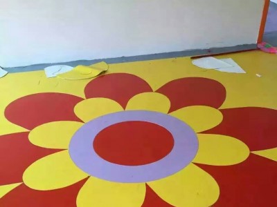 幼兒園塑膠地板