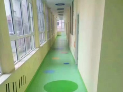 幼兒園塑膠地板